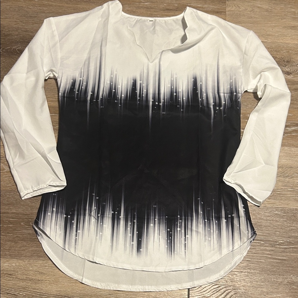 Stylish Black and White Women's Top💥